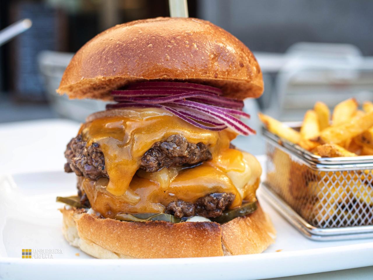 Doble Cheeseburger Home Burger Santa Engracia 